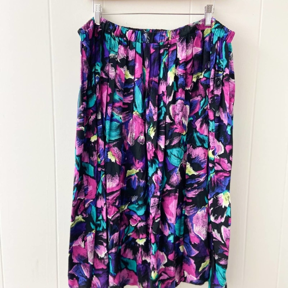 PLUS SIZE floral printed skirt, midi skirt